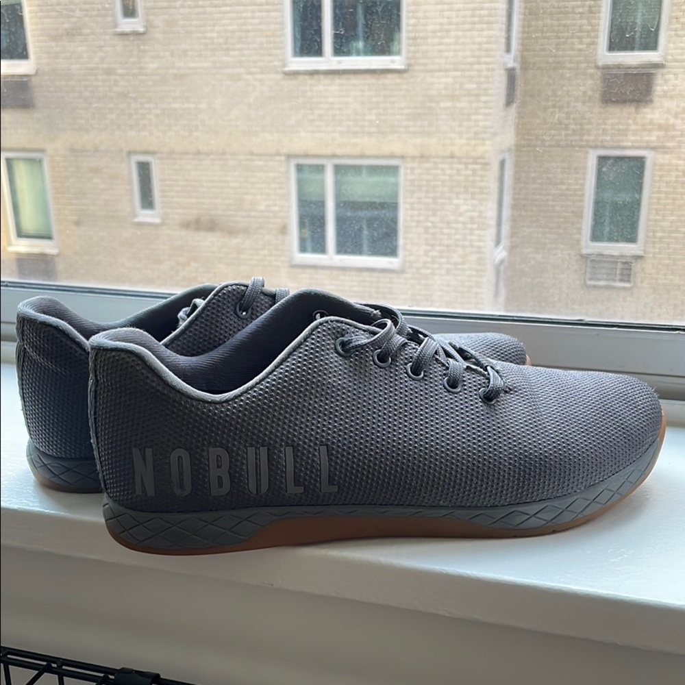 NOBULL Gray Athletic Shoes Minimalist Design Low-Top